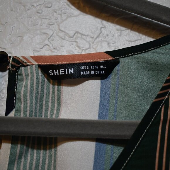 3/$15 Shein Women's Striped Romper with Tie Size 4 - Picture 3 of 3